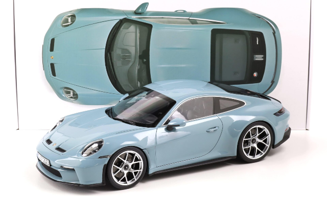 Porsche 911 S/T 2023 Meissenblue 1:12