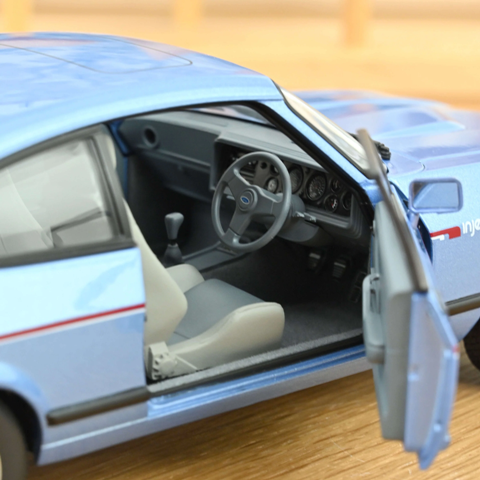 Ford Capri Mk.III 2.8 Injection RHD 1984 Paris Blue metallic 1:18