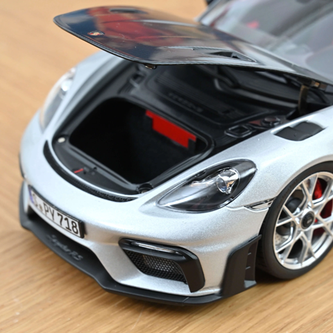 Porsche 718 Spyder RS w/ Weissach Pack 2023 GT-Silvermetallic 1:18