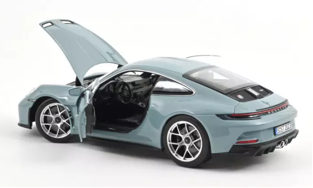 Porsche 911 S/T 2023 Meissenblue 1:18