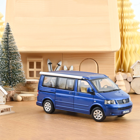 VW COMBI California 2003 Ravenna Blue metallic 1:18
