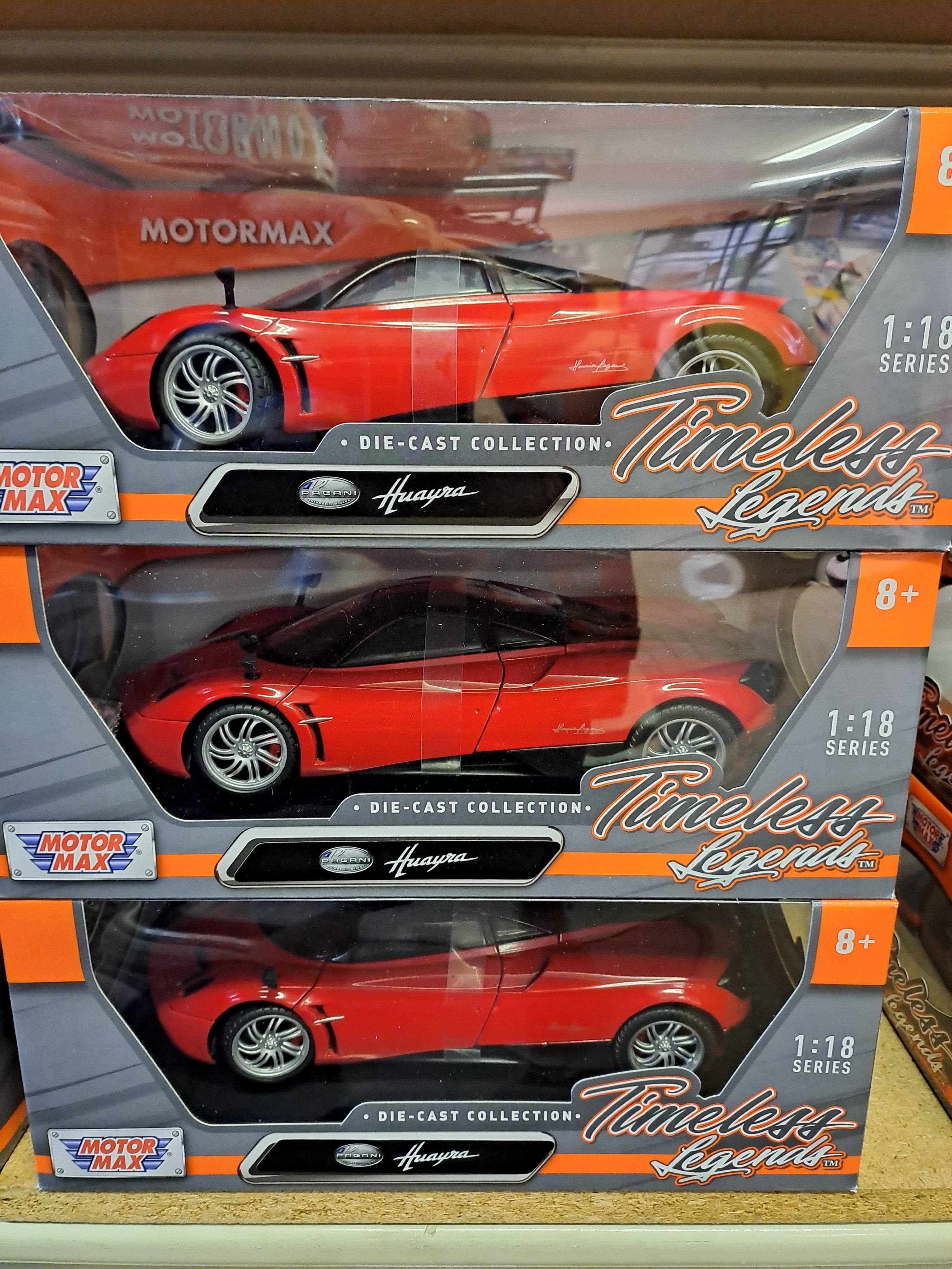 Motormax Models 1/18