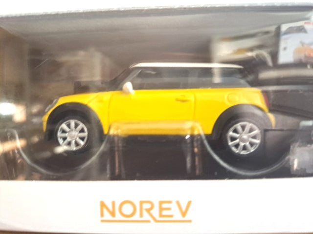 Mini Cooper One 2006 Mellow Yellow 1/54