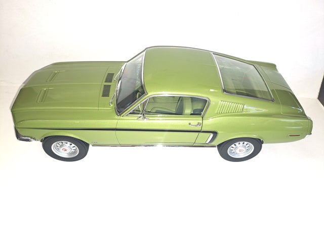 Ford Mustang Fastback GT 1968 Lime Gold metallic 1/12 LIM ED 750