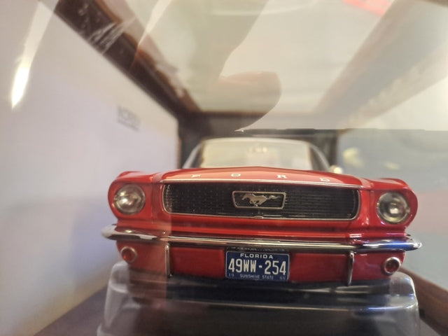 Ford Mustang Convertible 1966 Red 1/18