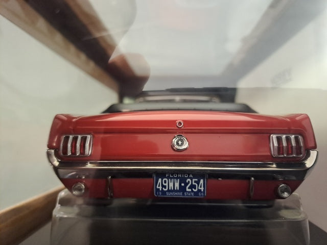 Ford Mustang Convertible 1966 Red 1/18