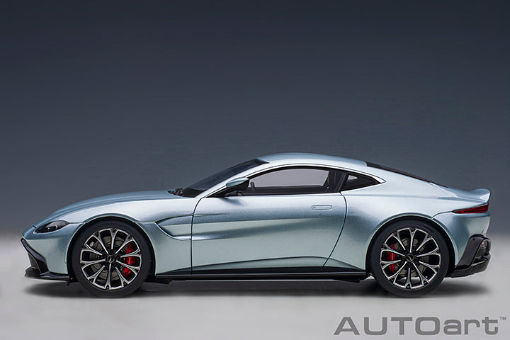 ASTON MARTIN VANTAGE SKYFALL SILVER 2019 1/18