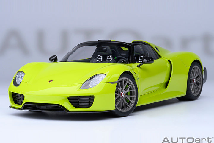 1/18 PORSCHE 918 SPYDER WEISSACH PACKAGE (ACID GREEN)