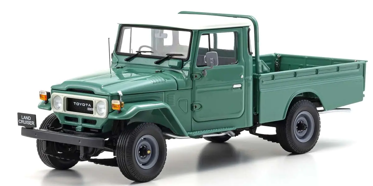 TOYOTA LAND CRUISER 40 (F.GREEN) 1/18