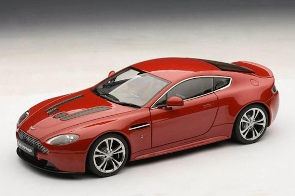ASTON MARTIN V12 VANTAGE S BURNT ORANGE 1/24
