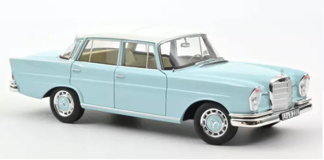 Mercedes-Benz 220 S 1965 Light Blue 1:18