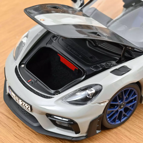 Porsche Cayman GT4 RS w/Weissach Pack 2023 Chalk 1:18