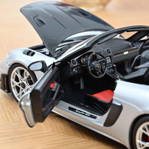 Porsche 718 Spyder RS w/ Weissach Pack 2023 GT-Silvermetallic 1:18