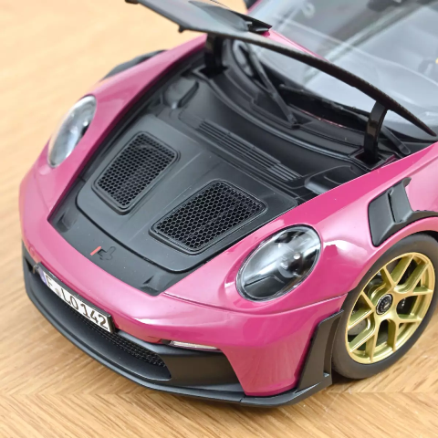 Porsche 911 GT3 RS w/Weissach Pack 2022 Ruby Star 1:18
