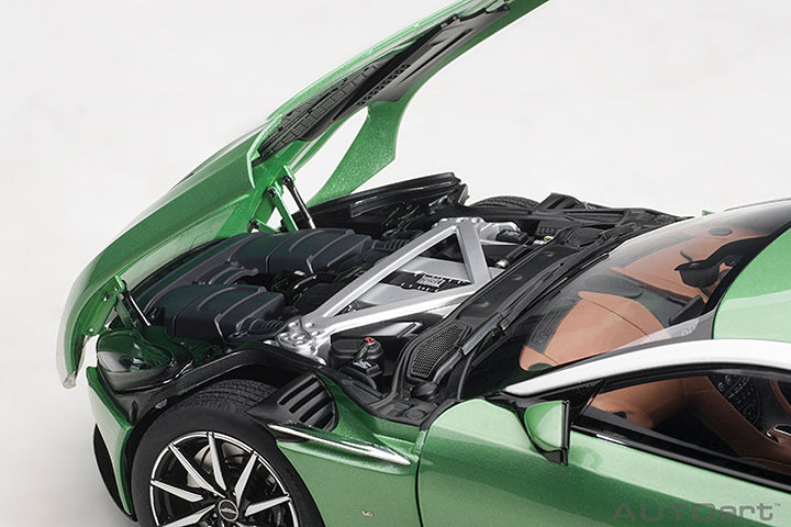ASTON MARTIN DB11 APPLLETREE GRN 1/18