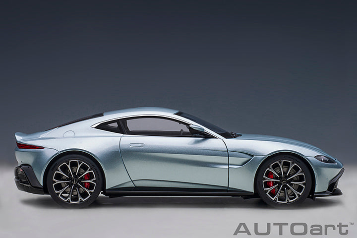 ASTON MARTIN VANTAGE SKYFALL SILVER 2019 1/18