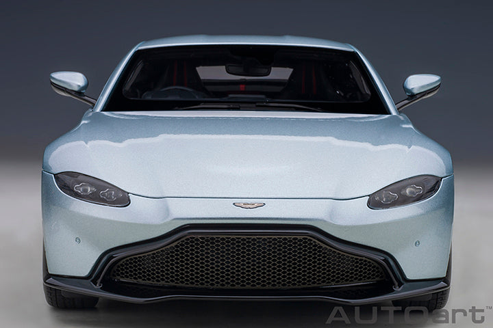ASTON MARTIN VANTAGE SKYFALL SILVER 2019 1/18