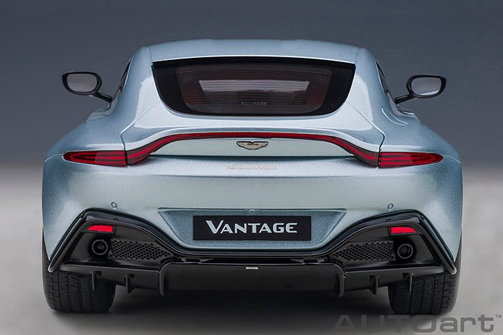 ASTON MARTIN VANTAGE SKYFALL SILVER 2019 1/18