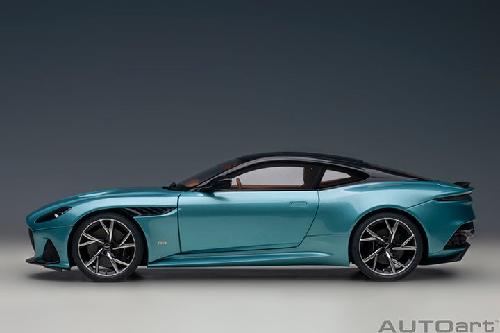 ASTON MARTIN DBS SUPERLEGGERA PEARL BLUE 1/18