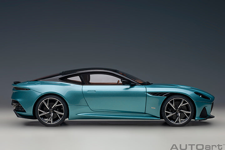 ASTON MARTIN DBS SUPERLEGGERA PEARL BLUE 1/18