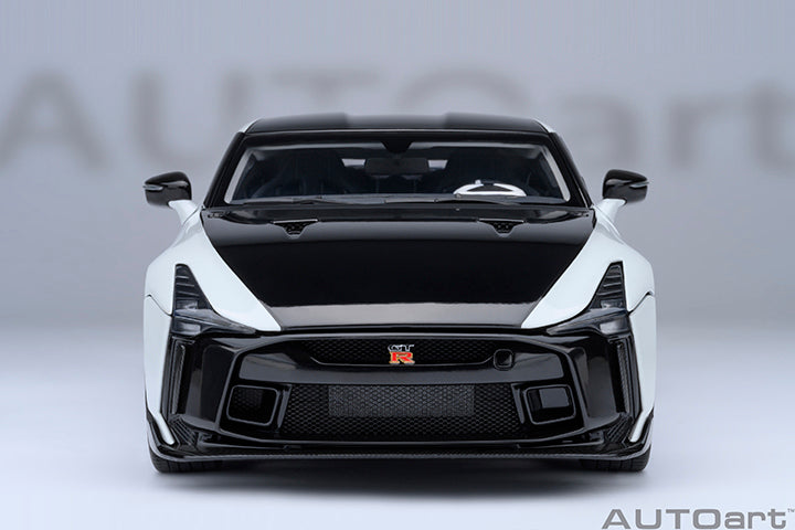 1/18 NISSAN GT-R50 BY ITALDESIGN (METALLIC WHITE/BLACK)