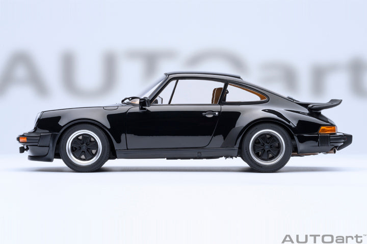 1/18 PORSCHE 911(930) TURBO 3.0 (BLACK)