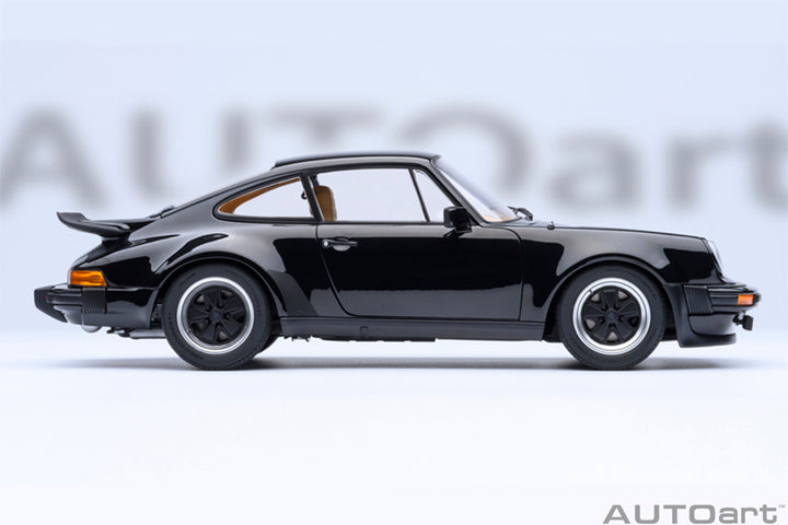 1/18 PORSCHE 911(930) TURBO 3.0 (BLACK)