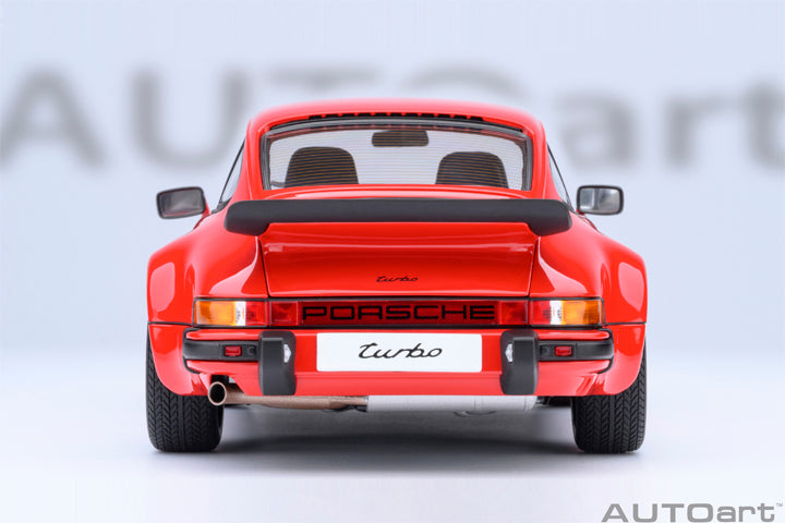 1/18 PORSCHE 911(930) TURBO 3.0 (GUARDS RED)