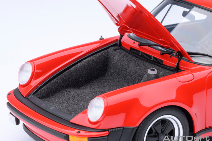 1/18 PORSCHE 911(930) TURBO 3.0 (GUARDS RED)