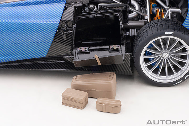 1/18 PAGANI HUAYRA ROADSTER ( BLU TRICOLORE CARBON FIBER)
