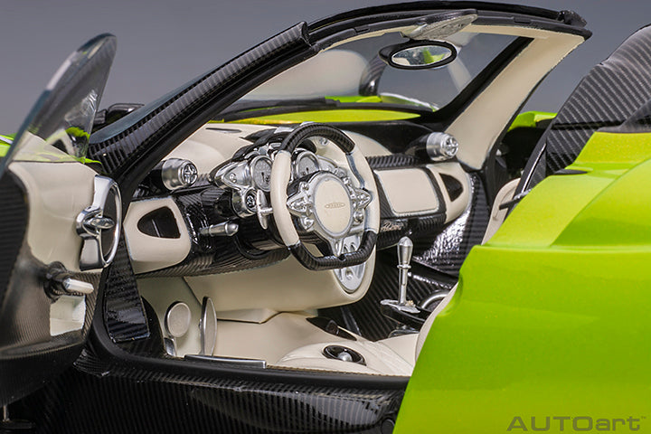 1/18 PAGANI HUAYRA ROADSTER (VERDE FIRENZE)