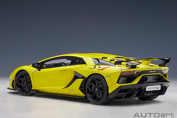 1/18 LAMBORGHINI AVENTADOR SVJ (GIALLO TENERIFE/PEARL YELLOW)
