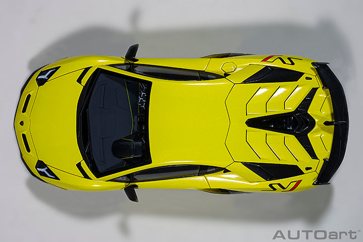 1/18 LAMBORGHINI AVENTADOR SVJ (GIALLO TENERIFE/PEARL YELLOW)