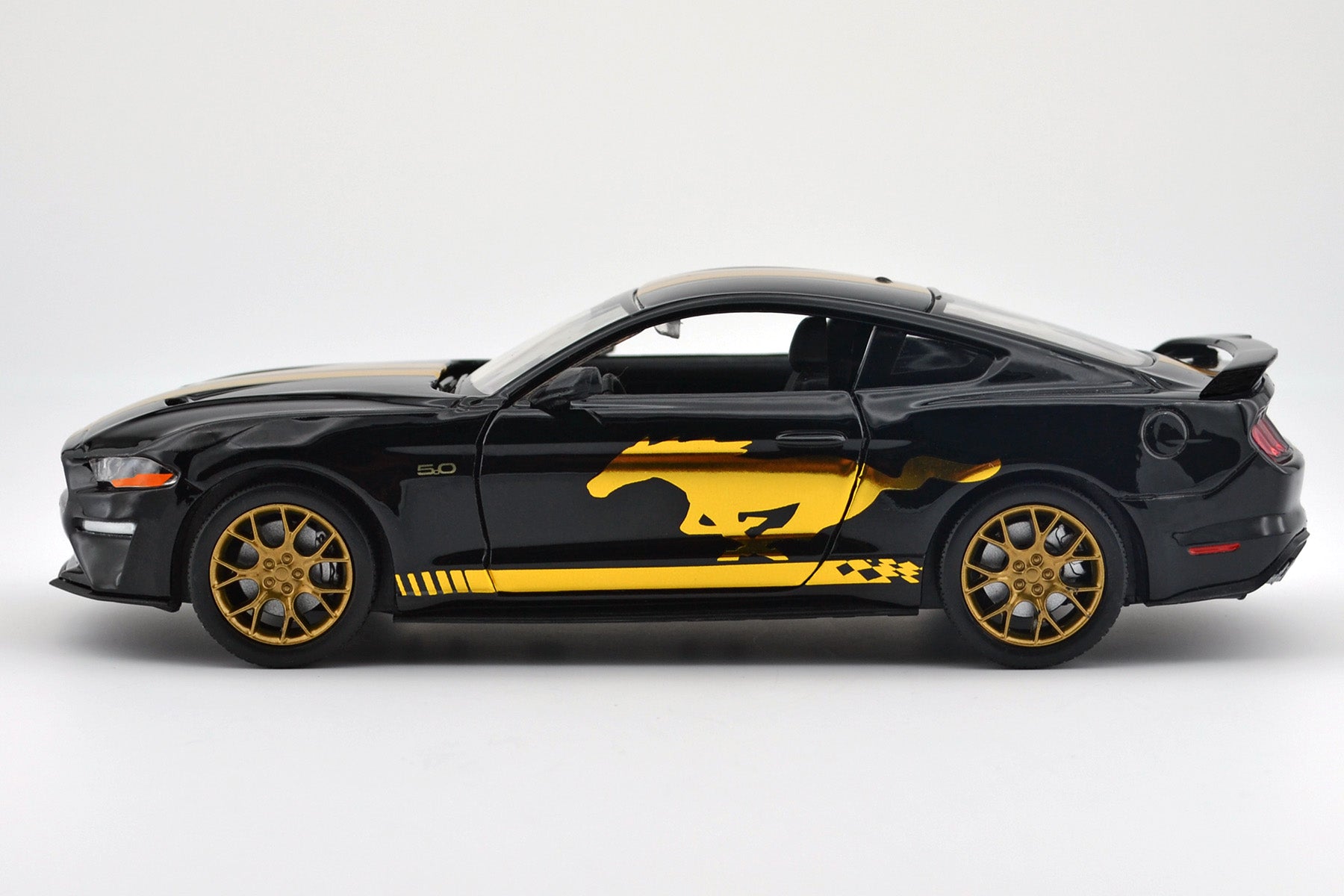 1:24 MIDNIGHT ECLIPSE – 2018 FORD MUSTANG GT