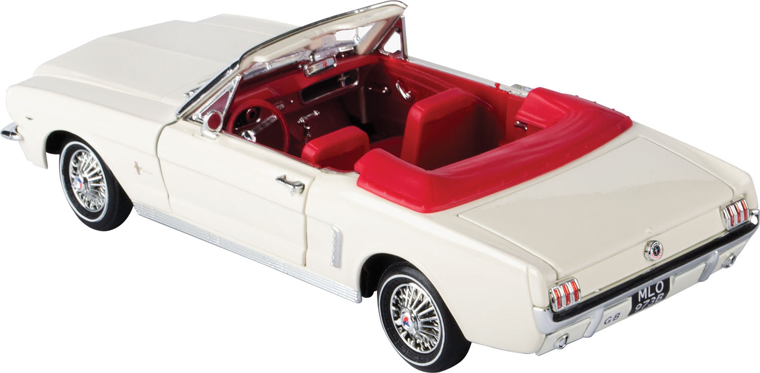 JAMES BOND - 1:18 1964 1/2 FORD MUSTANG(CONVERTIBLE)