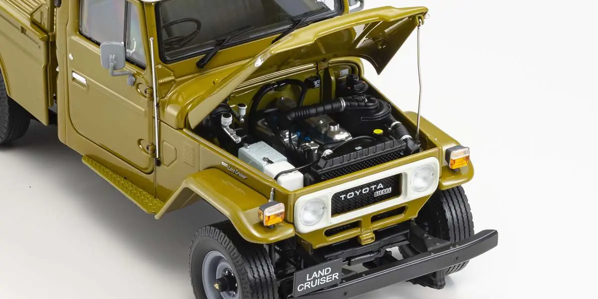 TOYOTA LAND CRUISER 40 (OLIVE) 1/18