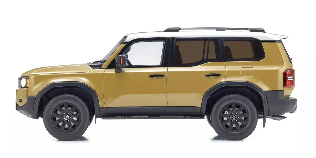 TOYOTA LAND CRUISER 250 ZX FIRST ED BEIGE 1/18 (SEALED BODY SHELL)