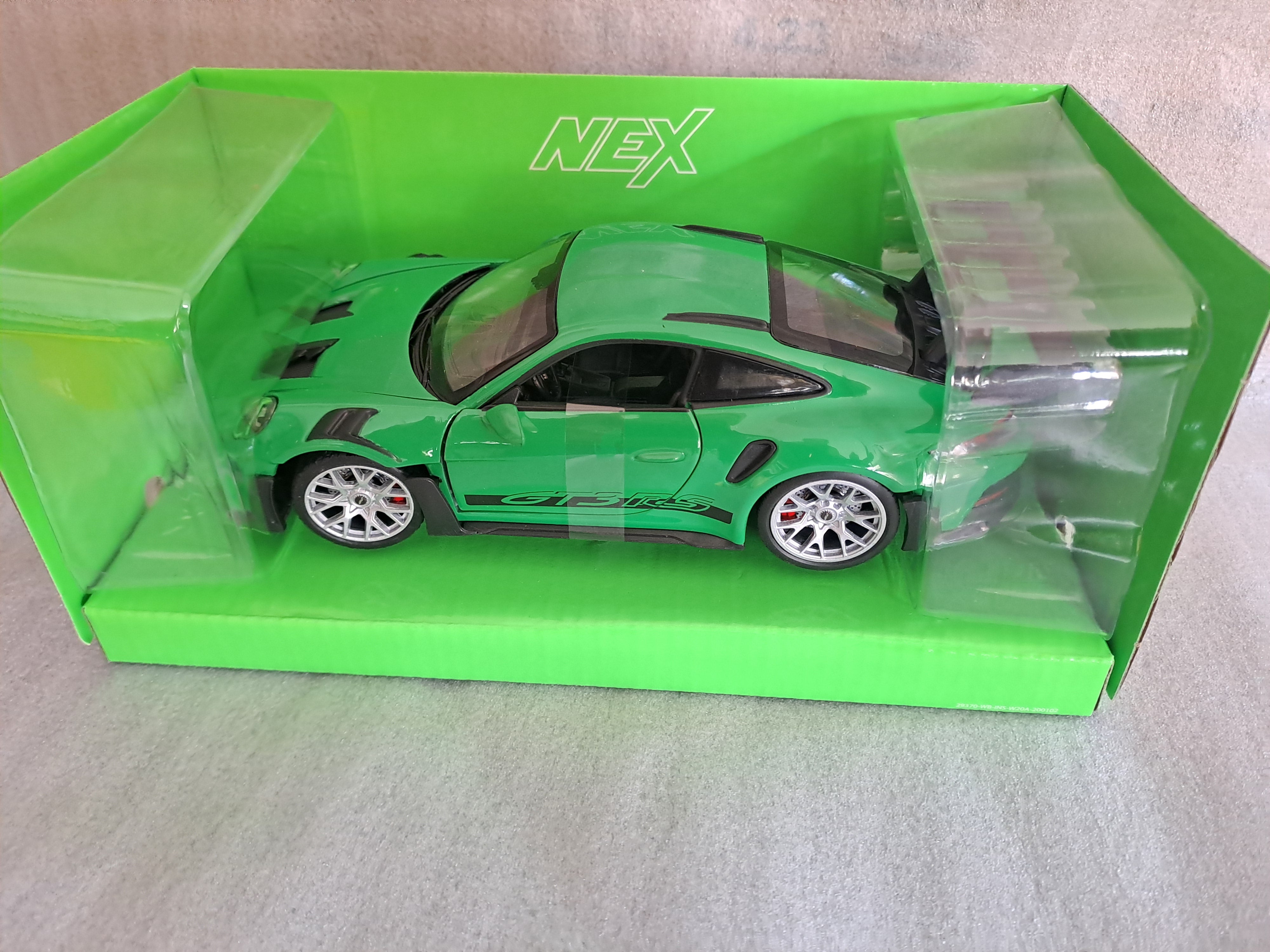 PORSCHE 911 GT3 RS (992) GREEN  1/24